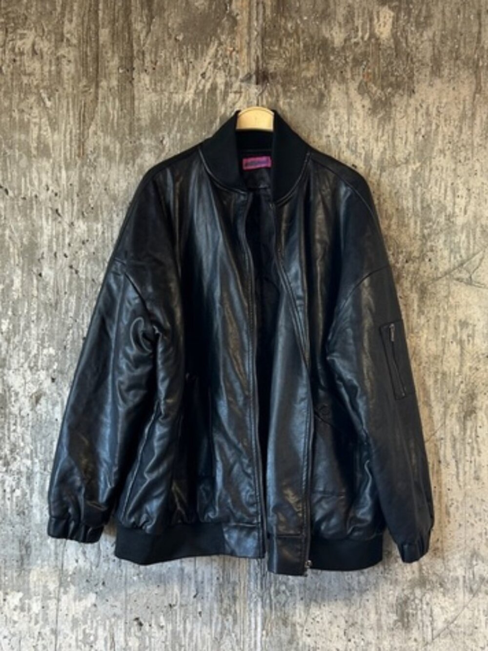EDIKTED Women's Faux Leather Oversized Bomber Jacket Size M In Black - Picture 3 of 9